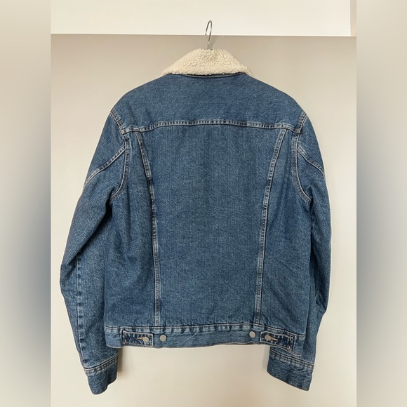 H&M Men’s Fleece Lined Denim Jacket - Picture 2 of 3